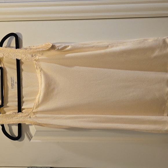 EUC Bundle Of 2 Torrid 0 Super Soft Ribbed Tank Tops - Picture 2 of 3